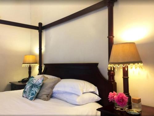 1 queen bed