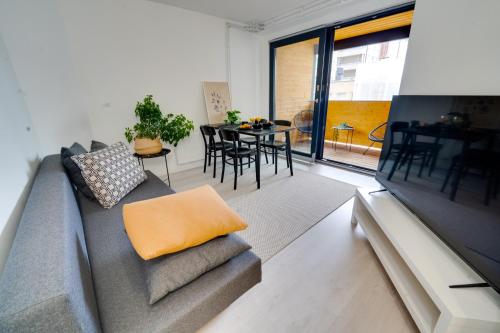 Excellent location! In the city centre, stylish apartment 1 room, kitchen and balcony