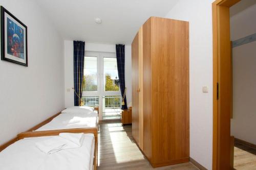2 bedrooms, 4 beds