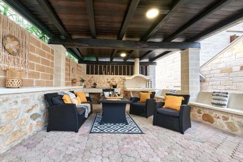 Sunaktis luxury villa in Theriso