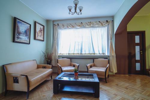 Luxuria Central Villa Bucharest - Tap to explore photos