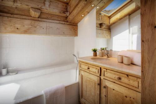Chalet Hollygotty - OVO Network - image 2