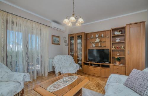 Marina Porat - image 3