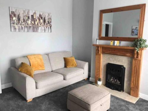 3 Bedroom House Brighouse - Apartment