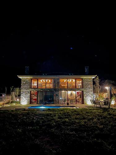 Modern Stone Villas with Swimming Pool - Στενή Δίρφυος