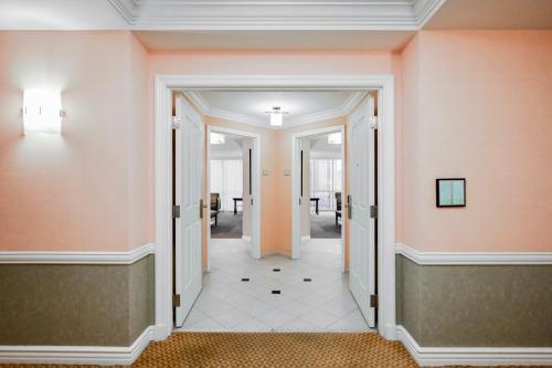 NO RESORT FEES-MGM StripView Adjoining Suites F1 View, Лас-Вегас (фото 4)