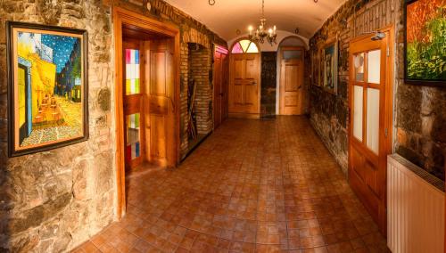 LAAS ART GALLERY - Accommodation - Stari Trg pri Ložu