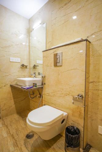Deluxe Room image 10