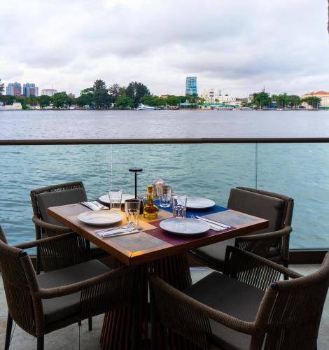 Ресторан, Maroko Bayshore Suites in Лагос