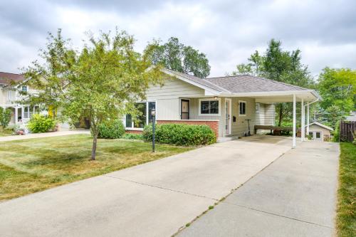 Glen Ellyn Home Walk to Downtown Dining and Shops! in Glen Ellyn, USA