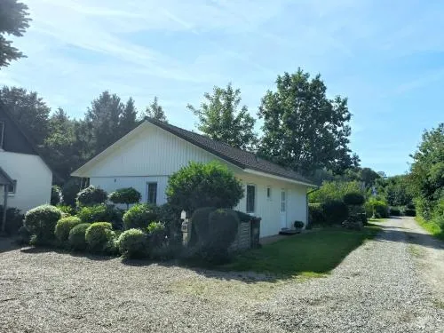 Ferienhaus Inger - stilvolles und modernes Ferienhaus mit Terrasse und Gartennutzung in Tarp, Deutschland