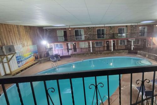 Ramada by Wyndham Mountain Home - image 11