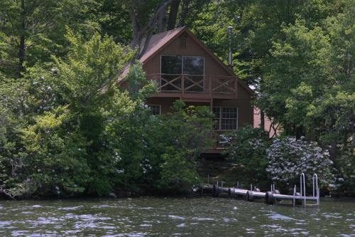 Captains Cabin - Cozy Cabin in Laurel Island