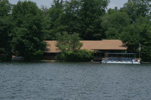 Captains Cabin - Cozy Cabin in Laurel Island