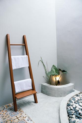 Bathroom, HIMA Bungalows in Botohilitano
