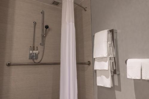 493777381 The Starling Atlanta Midtown, Curio Collection by Hilton