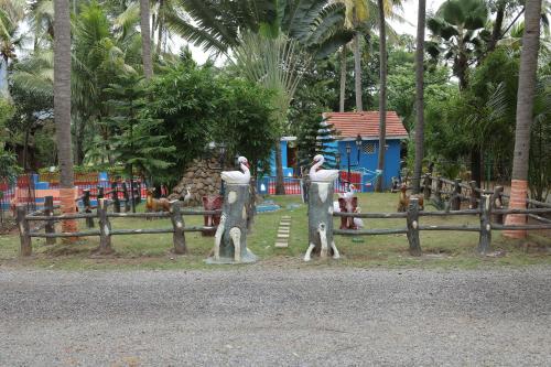 Kuttralam Resorts