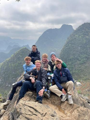 Alrededores, Fancy Hostel and Bar in Hạ Long