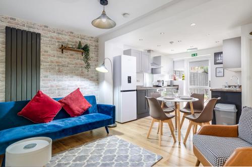 The Bark House by Night Stay The Bark House by Night Stay