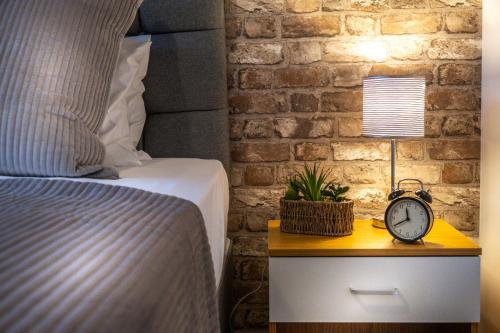 The Bark House by Night Stay The Bark House by Night Stay