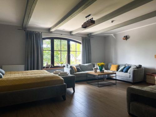 EKWADOR Hotel Ośrodek Jeździecki (EKWADOR Hotel Osrodek Jezdziecki) in Барчево