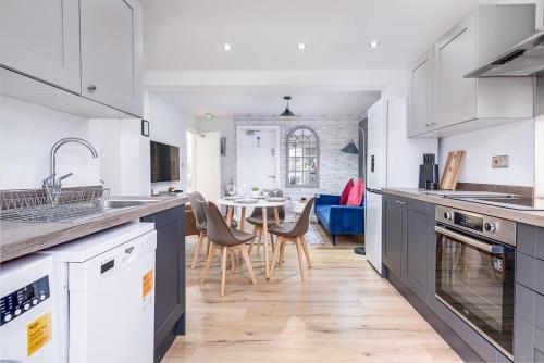 The Bark House by Night Stay The Bark House by Night Stay