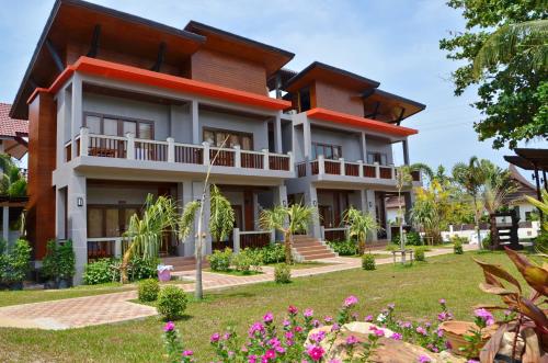 Exterior view, Lanta Intanin Resort near Lanta Klong Nin Beach