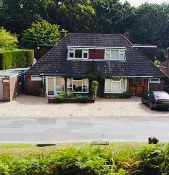 Abacus Bed and Breakfast Blackwater Hampshire - image 3