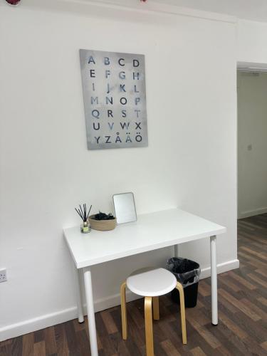 Bright, Warm & Cozy house in Harpurhey Room Type - Three-Bedroom House
