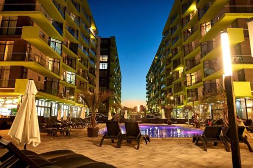 A szálláshely kívülről, 62 négyzetméteres, 1 hálószobás Apartman 1 fürdőszobával Mamaia-Sat területén (Apartament Complex by ALZ) in Mamaia-Sat