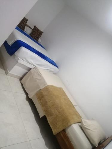 3 twin beds