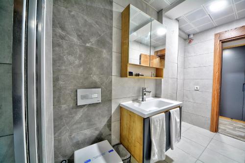 Two-Bedroom Suite image 2