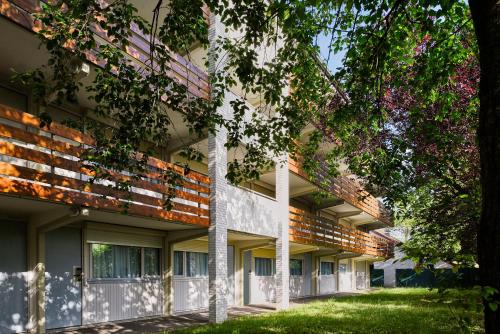Kert, The Originals City Hotel La Verriere-Yvelines in La Verriere