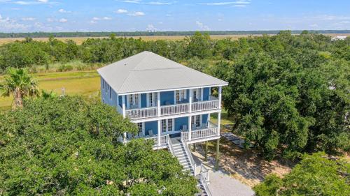 Pelican View Beach House - Private Beach!! in Ocean Springs, USA