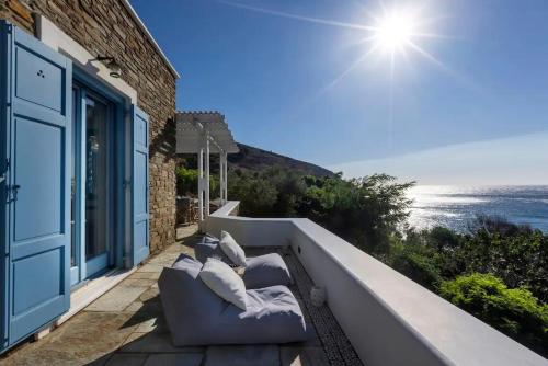 Elegant Andros Retreat - 6 Bedroom Villa - Breathtaking Sea Views - Villa Stenies Megalo