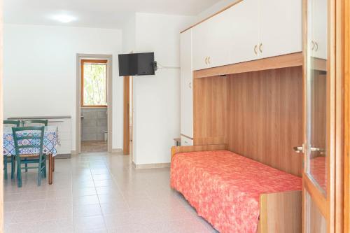 One-Bedroom Holiday Home image 9
