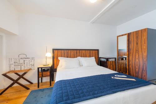 Double Room with Interior View image 3