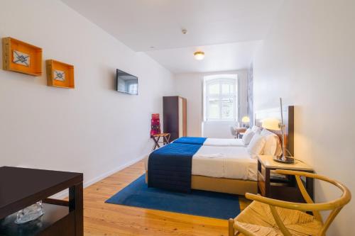 Twin Room with Street View image 5