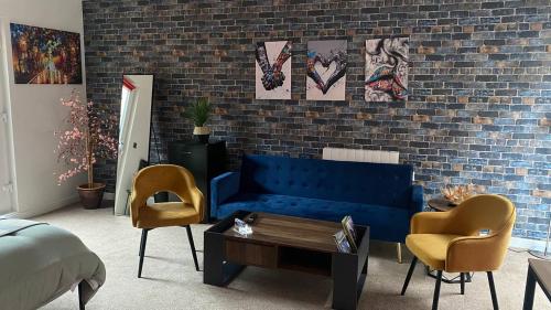 บริการและสิ่งอำนวยความสะดวก, Luxury beach front rooms- PMA in คิกคาล์ดี