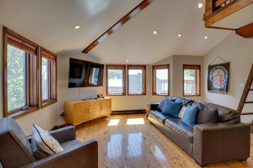 Bright Downtown Telluride Condo Steps to Lift! - image 11