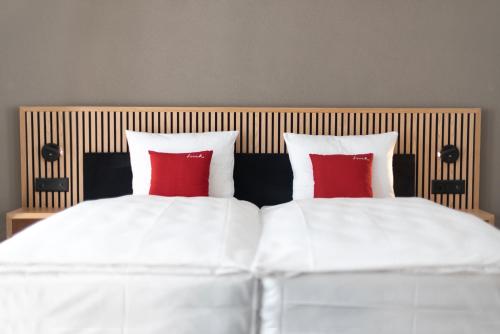 1 queen bed