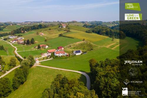 POD OREHI - Hiša na podeželju - RAZPRŠENI HOTEL Jeruzalem Slovenija