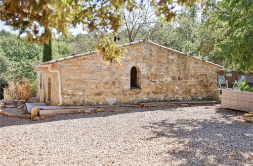 Charmante maison en pierre au coeur de la forêt