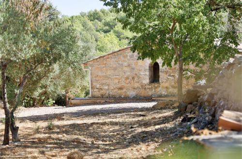 Charmante maison en pierre au coeur de la forêt