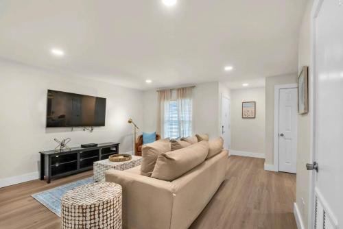 Bluefish 7 Tranquil OKA Island Retreat 2BR Oasis thumb 4