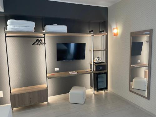 Deluxe Triple Room image 6