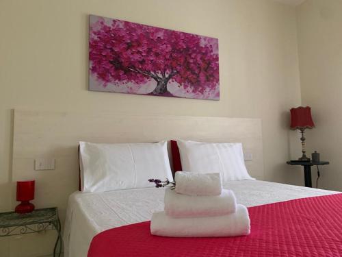 1 king bed, 1 twin bed