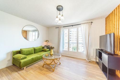 Studio with semi-open bedroom Near Part-Dieu & Tram, Lyon (photo 8)