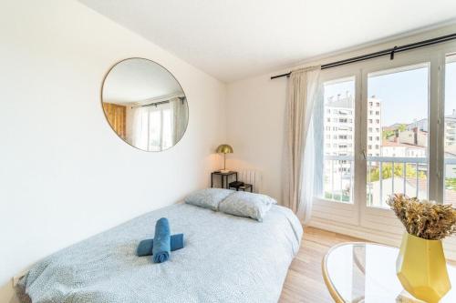 Studio with semi-open bedroom Near Part-Dieu & Tram, Lyon (photo 3)