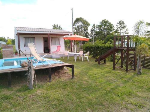 Relax y naturaleza. Casa con piscina. Puerto Yeruá